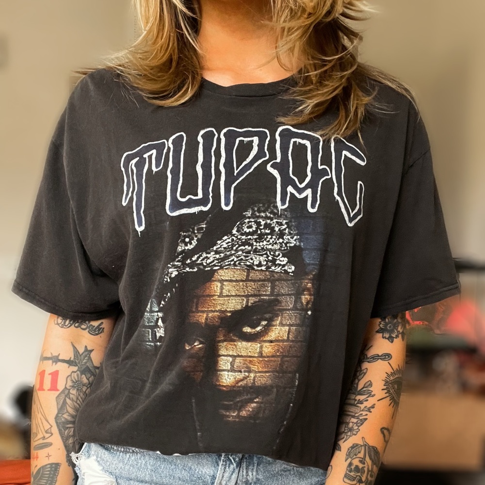 Tupac shirt